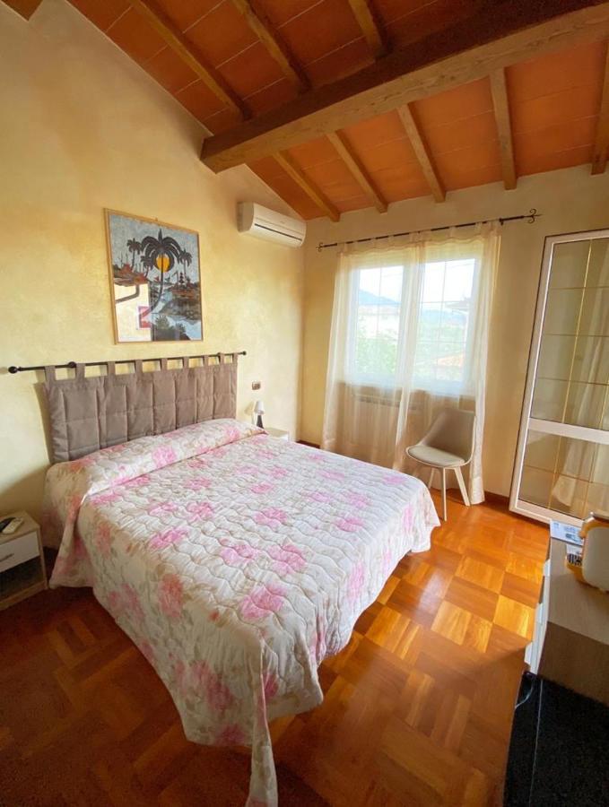 La Madonnina Bed and Breakfast Querceta Buitenkant foto